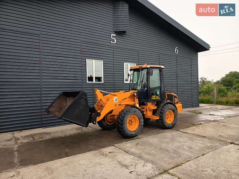 Фронтальный погрузчик JCB 407 2006 в Житомире