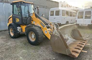 Фронтальный погрузчик JCB 409 2008 в Костополе