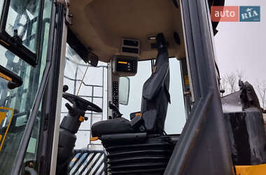 Фронтальный погрузчик JCB 427 2020 в 
