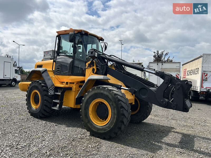 Фронтальный погрузчик JCB 436 2010 в Луцке