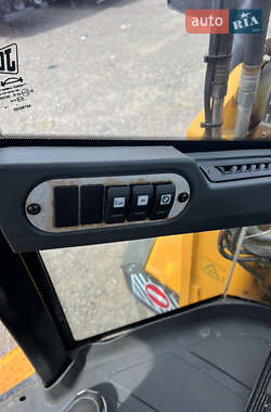 Фронтальный погрузчик JCB 436 2010 в 