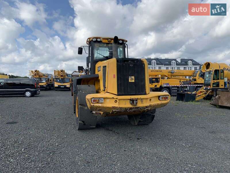 Фронтальный погрузчик JCB 456 2010 в Луцке