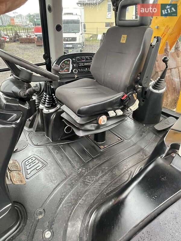 Екскаватор навантажувач JCB 4CX 2011 в Львові