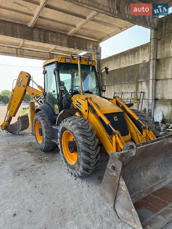 Екскаватор навантажувач JCB 4CX 2009 в Бородянці