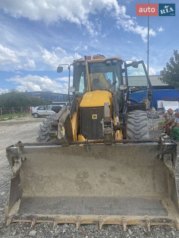 Екскаватор навантажувач JCB 4CX 2011 в Ужгороді