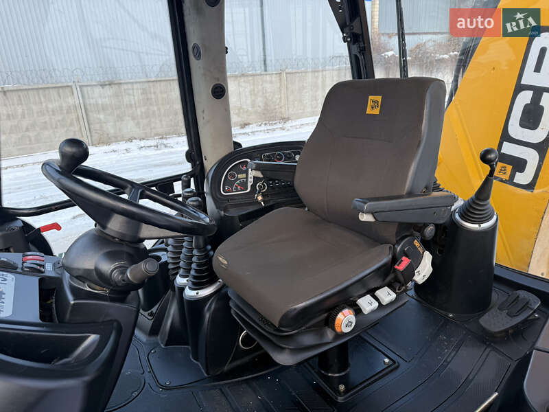 Экскаватор погрузчик JCB 4CX 2016 в Киеве