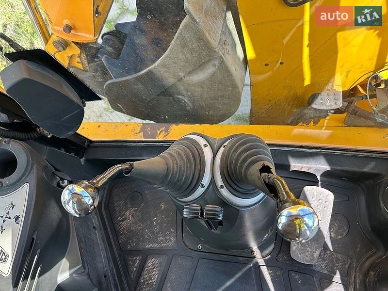 Екскаватор навантажувач JCB 4CX 2009 в Києві