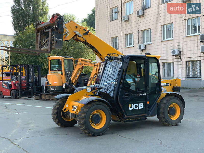 JCB 525-60 Hi-Viz 2017