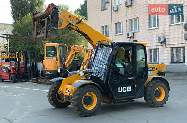 Телескопический погрузчик JCB 525-60 Hi-Viz 2017 в 