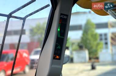 Телескопический погрузчик JCB 525-60 Hi-Viz 2017 в 