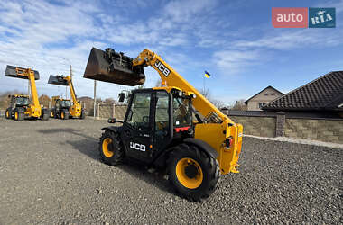 Телескопический погрузчик JCB 525 2017 в 