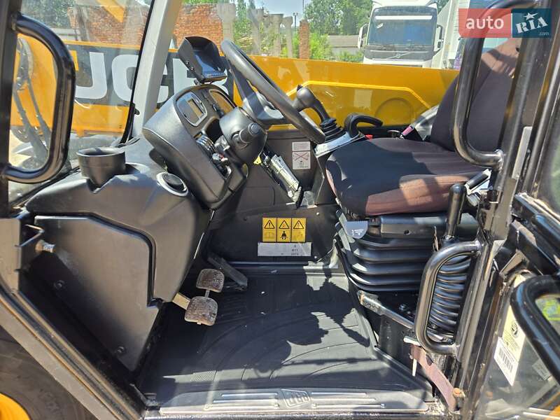Телескопический погрузчик JCB 531-70 2012 в Болграде