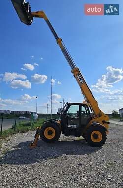 Телескопічні навантажувачі JCB 533-105 2007 в 