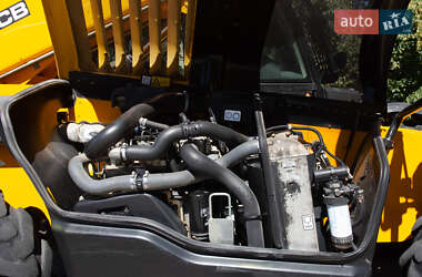 Телескопический погрузчик JCB 535-125 2017 в 