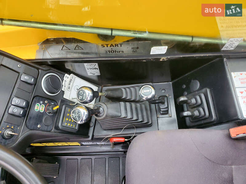 Телескопический погрузчик JCB 535-125 2015 в Ровно