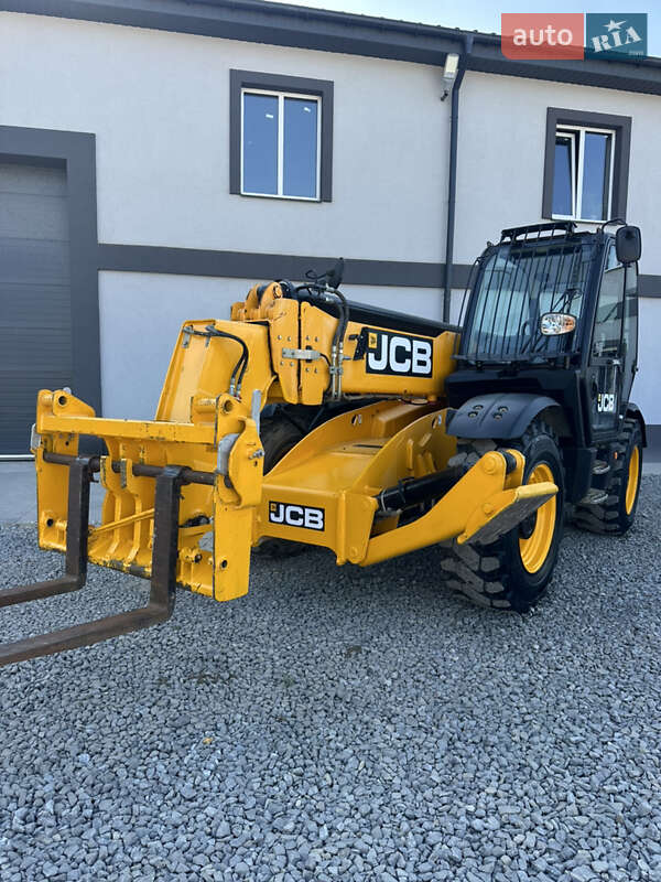 JCB 535-140 2015