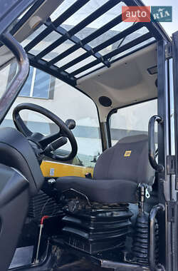 Телескопический погрузчик JCB 535-140 2015 в 