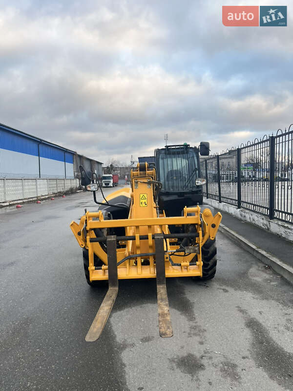 Телескопический погрузчик JCB 535-140 2014 в Киеве