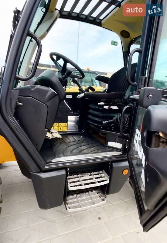 Подъемник телескопический JCB 536-60 2015 в Черкассах