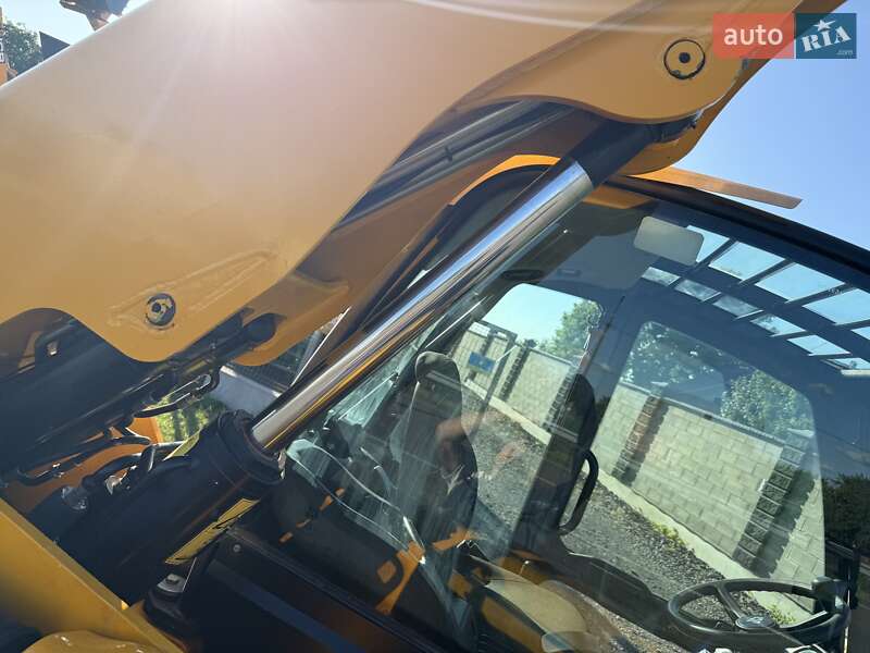 Телескопический погрузчик JCB 536-60 2012 в Луцке