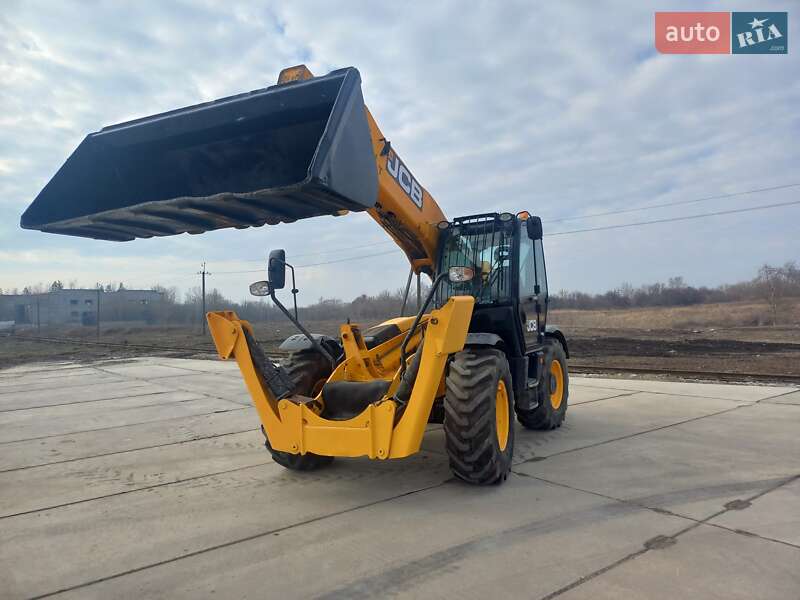 Подъемник телескопический JCB 540-170 2016 в 