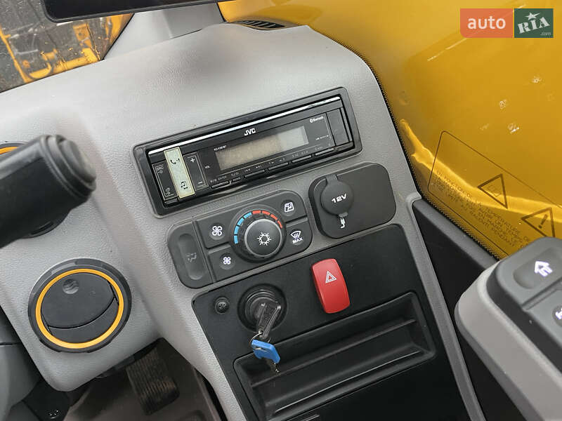 Телескопічні навантажувачі JCB 541-70 2020 в Луцьку