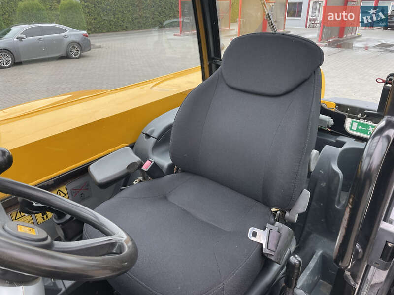 Телескопический погрузчик JCB 541-70 2009 в Луцке