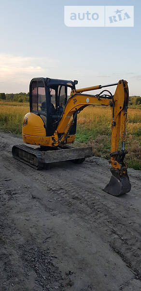JCB 8025