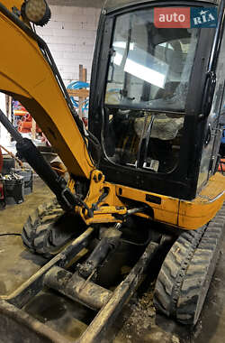Гусеничный экскаватор JCB 8030 2012 в 