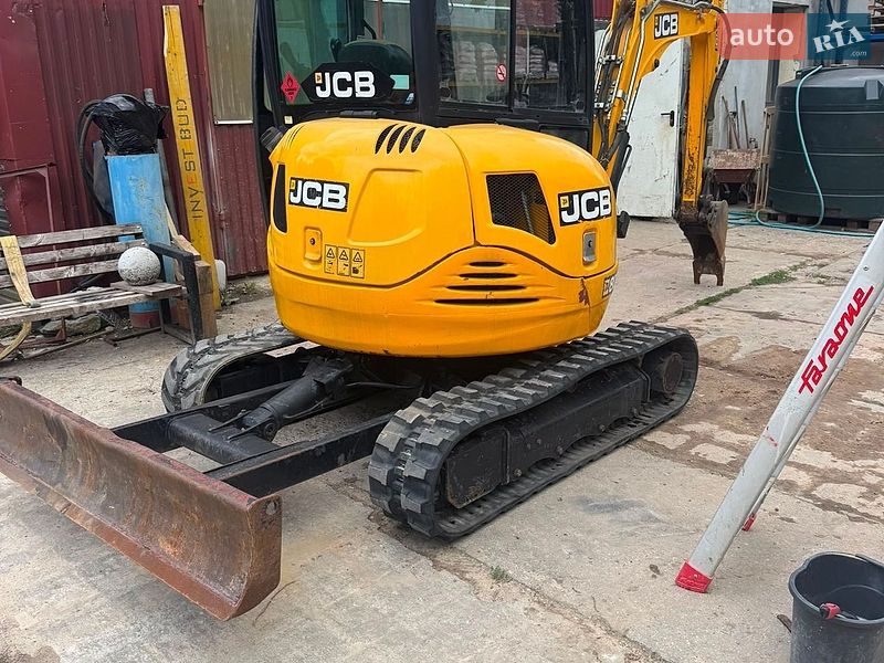 JCB 8030 2013