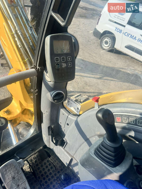 Экскаватор погрузчик JCB 8085 2005 в Львове