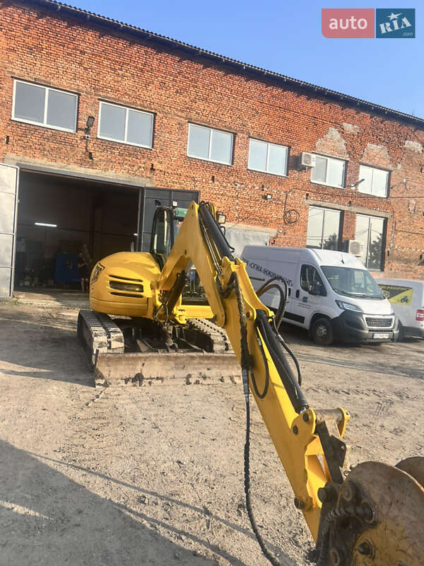 Экскаватор погрузчик JCB 8085 2005 в Львове