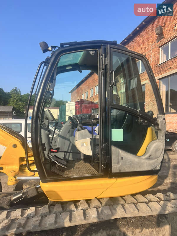Экскаватор погрузчик JCB 8085 2005 в Львове