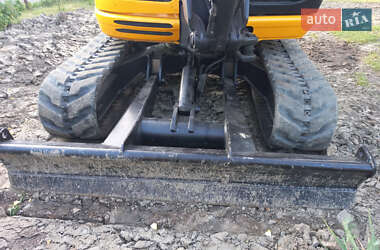 Гусеничный экскаватор JCB 8085 2013 в 