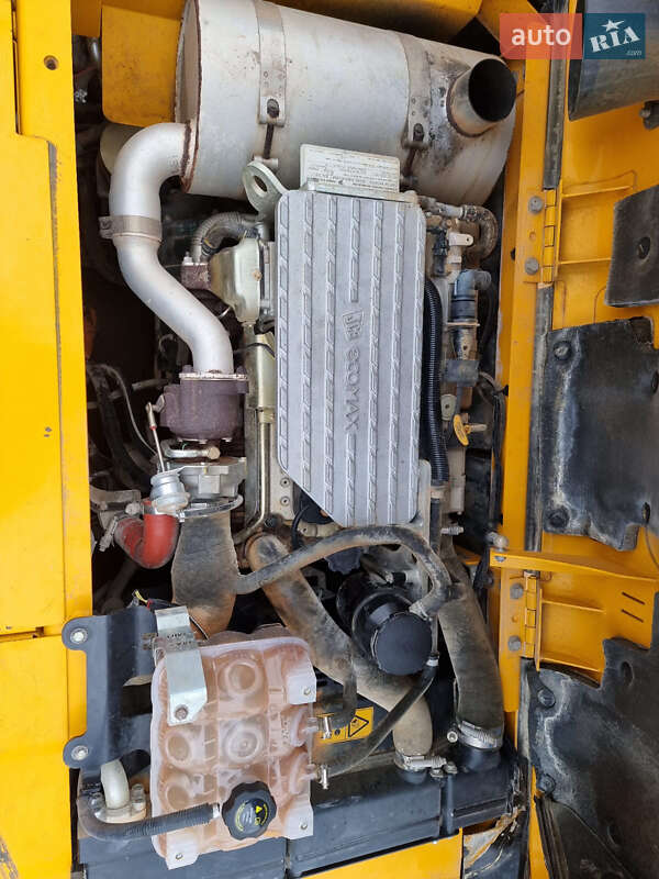 Гусеничный экскаватор JCB JS 130 2019 в Одессе
