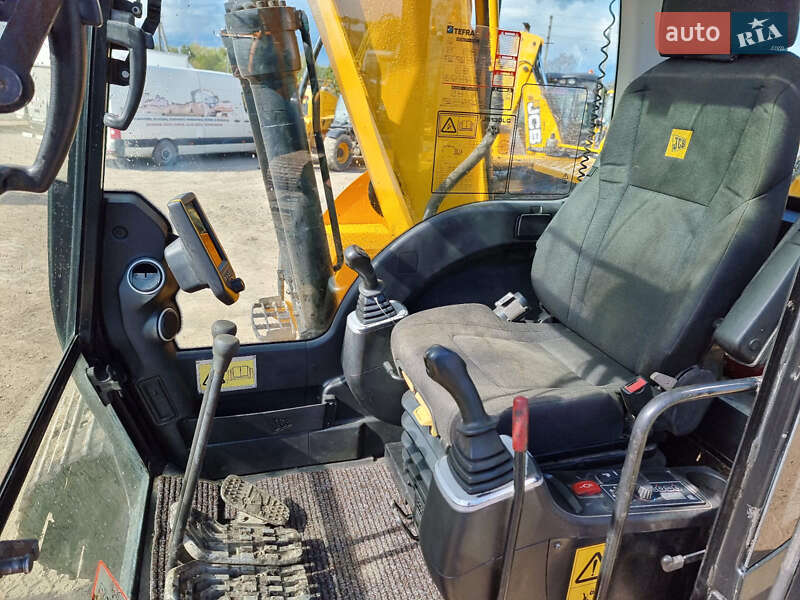 Гусеничный экскаватор JCB JS 130 2016 в Одессе