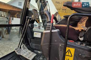 Гусеничный экскаватор JCB JS 130 2014 в 