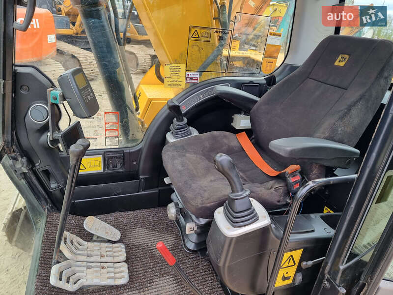Гусеничный экскаватор JCB JS 130 2013 в Одессе
