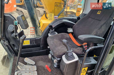 Гусеничный экскаватор JCB JS 130 2013 в 