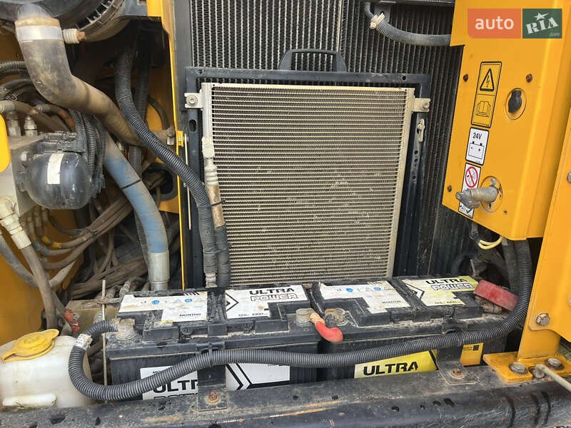 Гусеничний екскаватор JCB JS 130 2018 в Косові