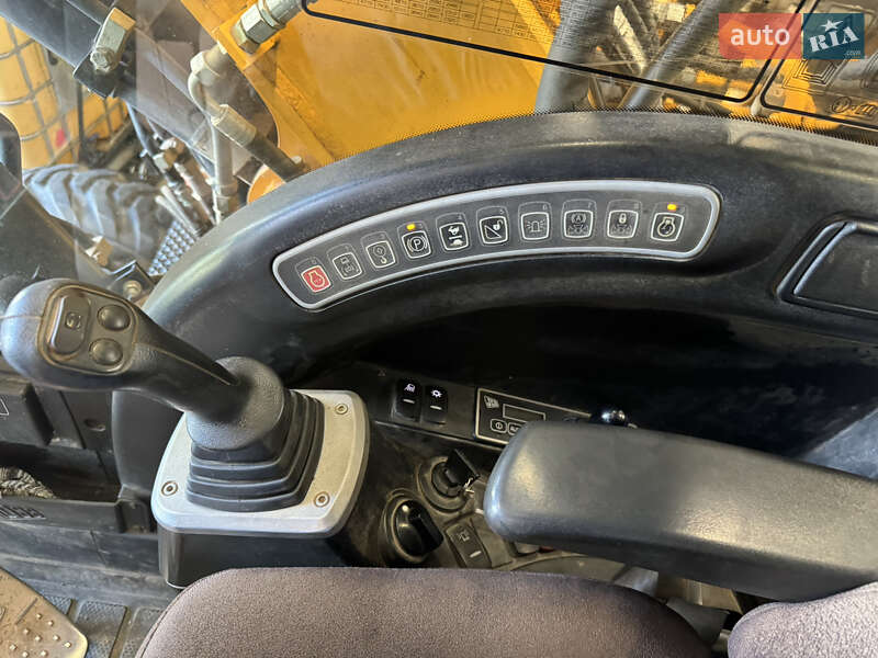 Колесный экскаватор JCB JS 145 2011 в Львове