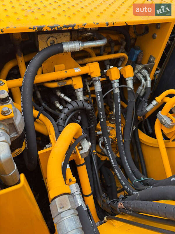 Колесный экскаватор JCB JS 145 2008 в Львове