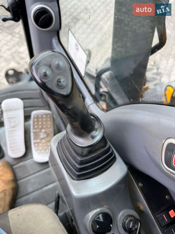 Колесный экскаватор JCB JS 145 2008 в Львове