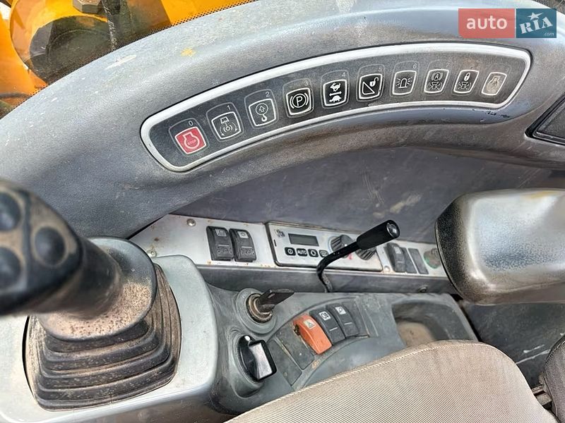 Колесный экскаватор JCB JS 145 2008 в Львове