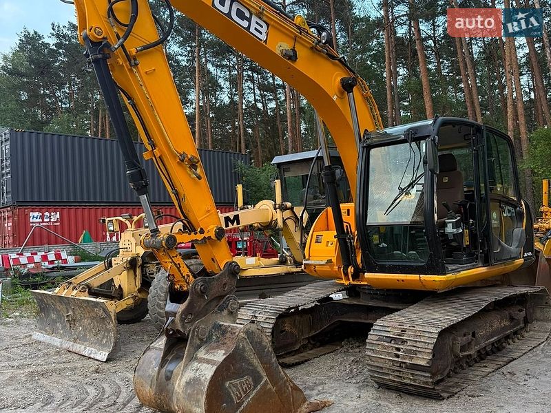 Гусеничный экскаватор JCB JS 145 2012 в Львове