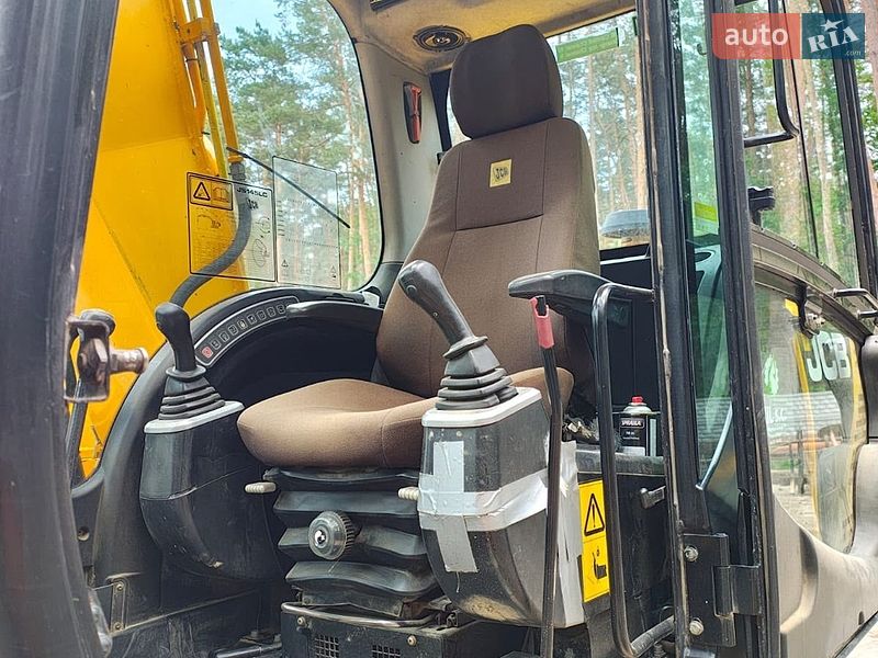 Гусеничный экскаватор JCB JS 145 2012 в Львове