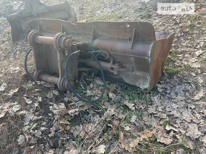 Гусеничный экскаватор JCB JS 160 2003 в Хусте