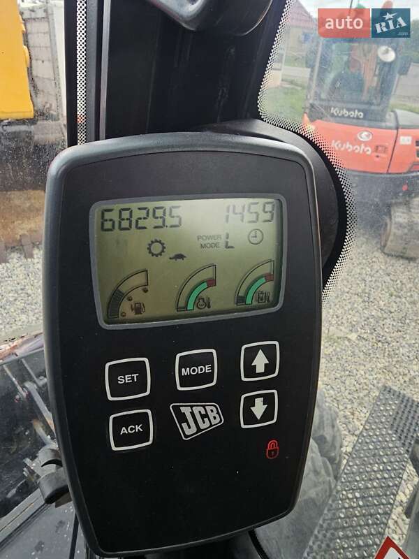 Колесный экскаватор JCB JS 175 2011 в Бучаче