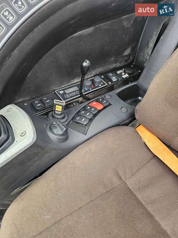 Колесный экскаватор JCB JS 175 2011 в Бучаче
