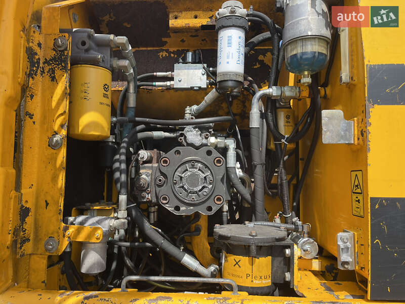 Колесный экскаватор JCB JS 175 2012 в Чернигове